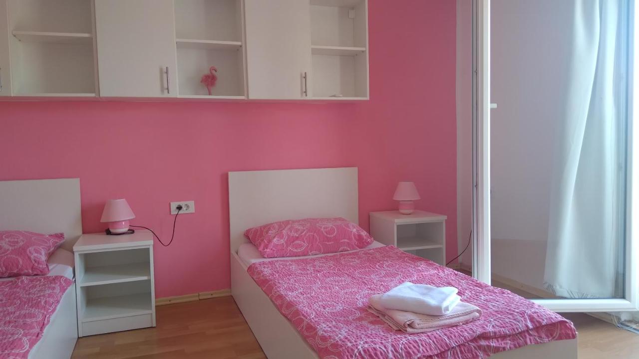 Apartmani "Lorenzo" Novalja Exterior photo