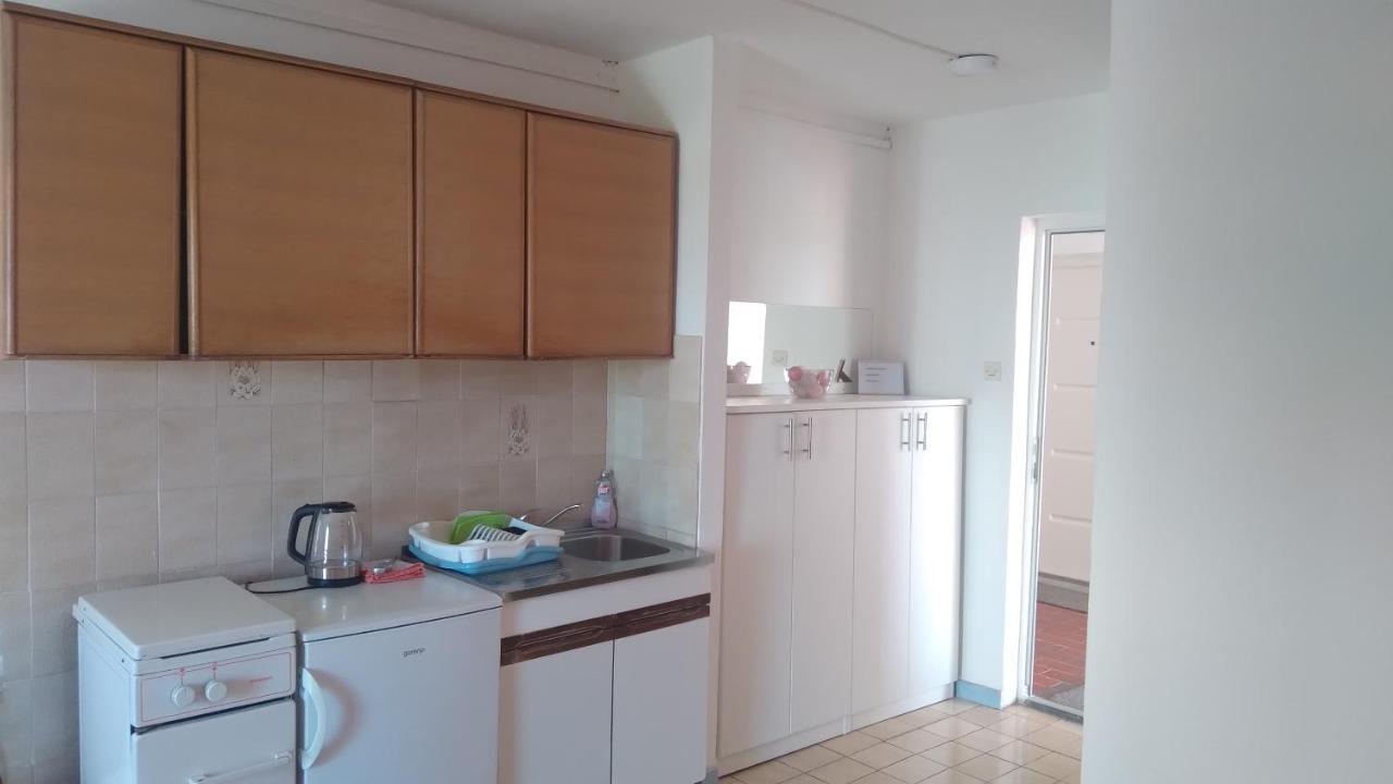 Apartmani "Lorenzo" Novalja Exterior photo